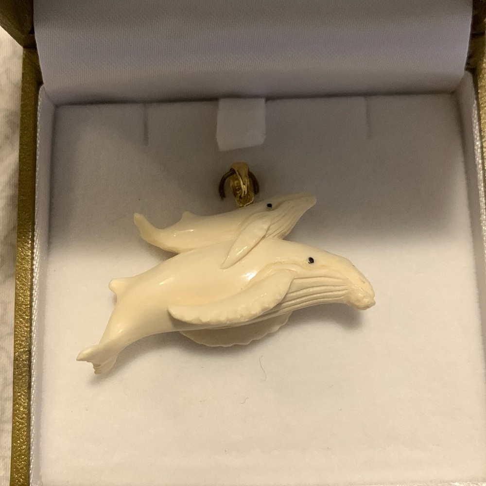 Vintage Humpback Whale Mammoth unisex pendant